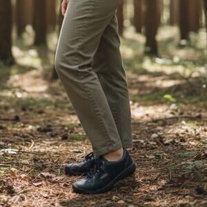 "Keen" Women's Black Low Profile Sneaker Size  9.5  Y2K Presidio Leathern Casual